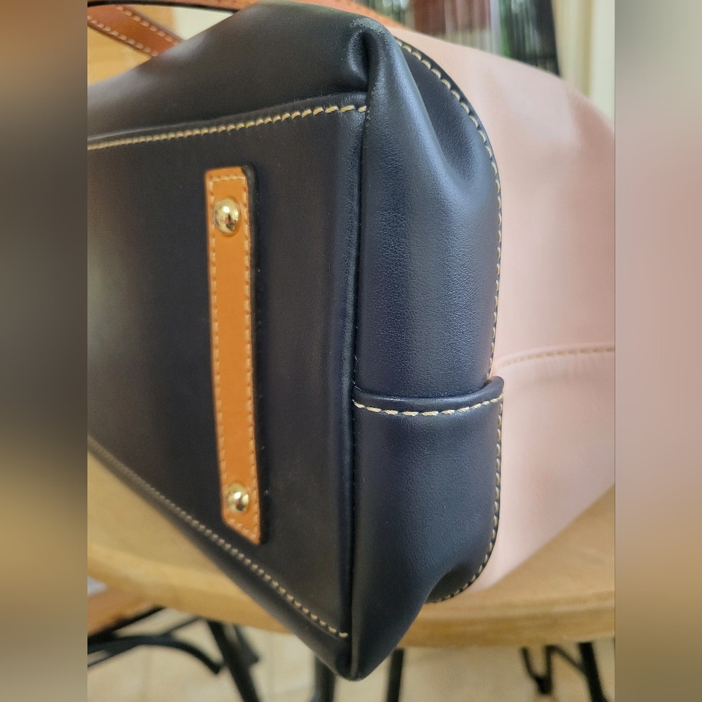 Dooney & Bourke Smooth Leather Pink Blush & Midnight Blue Tote Bag EUC - Picture 7 of 17